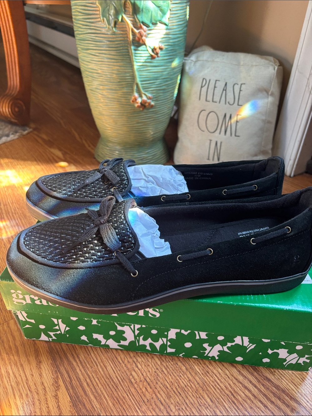 Grasshoppers Women's Black Slip-On Moccasin Loafers with Bow Accent
